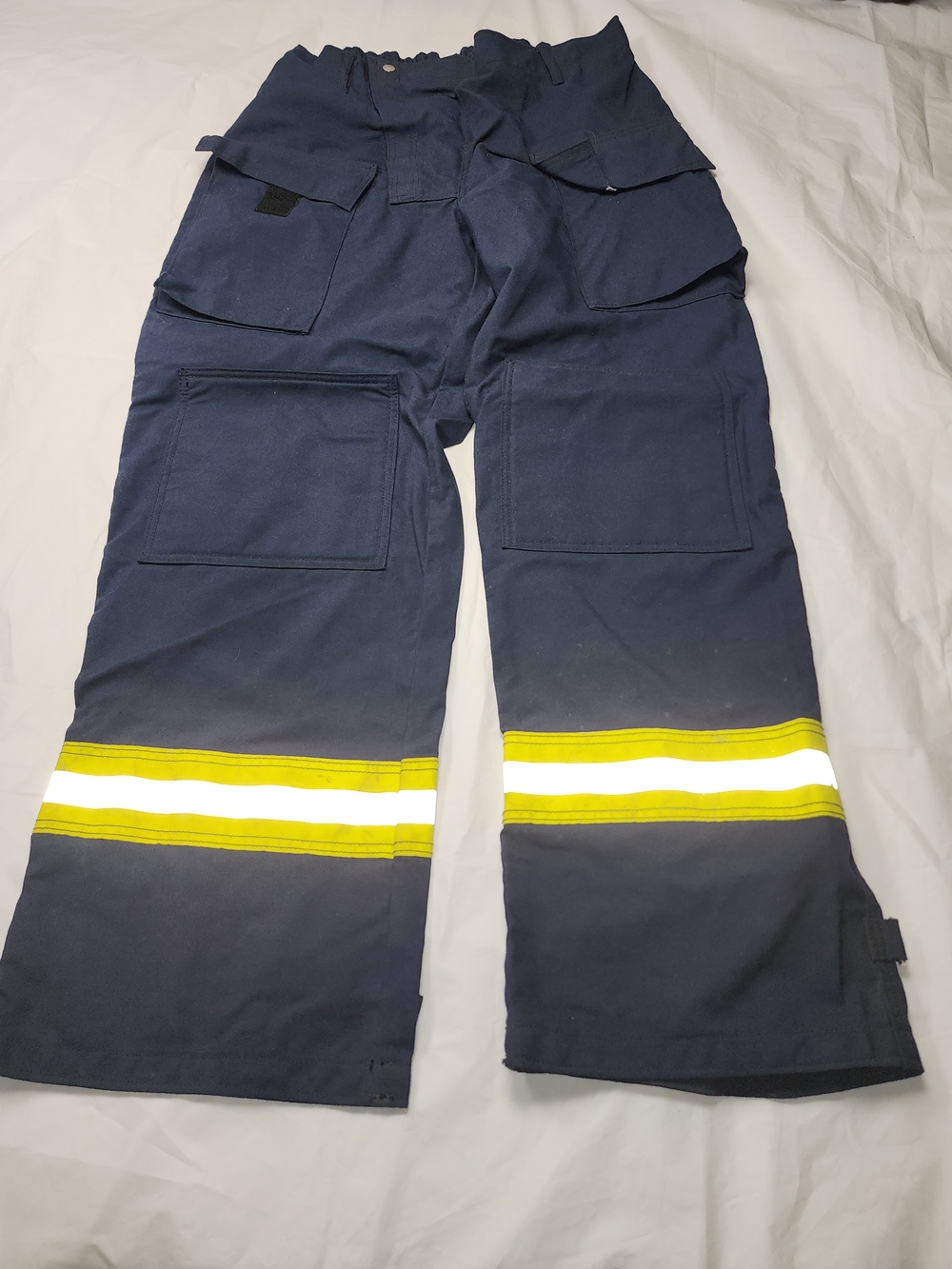 Men's Navy Cargo Safety Pants with High-Visibility Yellow Stripes